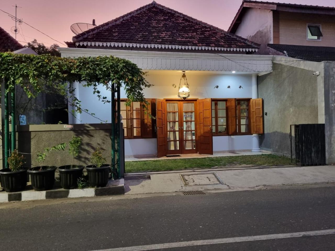 House Of Kadipaten Yogyakarta Exterior photo